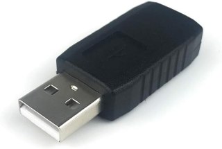 ZŁĄCZE USB ZAPOBIEGAJĄCE ROZŁADOWANIU SIĘ BATERII APARATU FUJIFILM